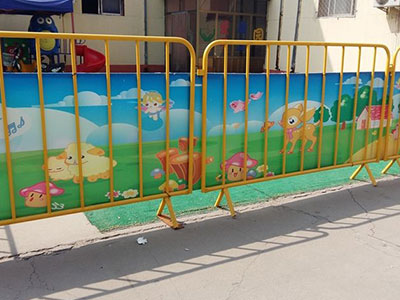 可移动临时护栏 - 安平县万基筛网有限公司图片2