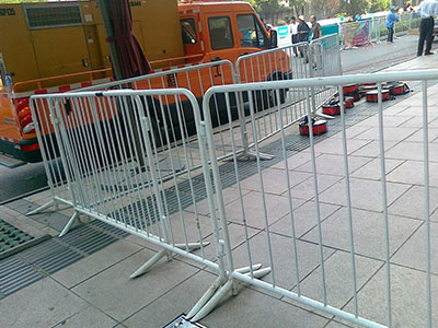 可移动临时护栏 - 安平县万基筛网有限公司图片4