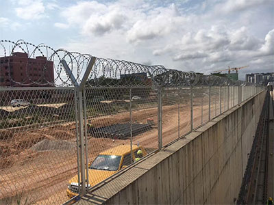 隔离护栏案例 - 安平县万基筛网有限公司图片4