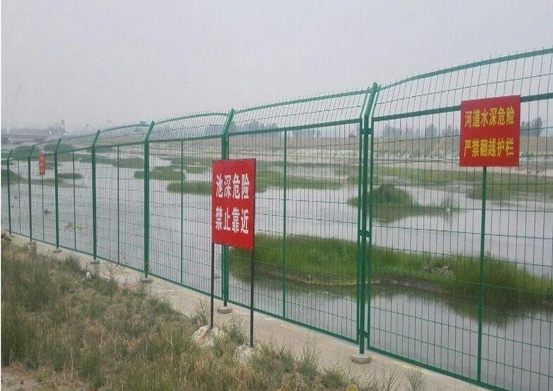 河道护栏案例 - 安平县万基筛网有限公司图片2