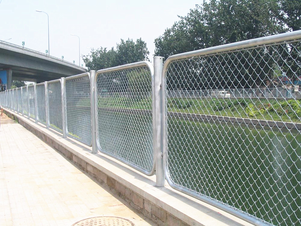 河道护栏案例 - 安平县万基筛网有限公司图片3