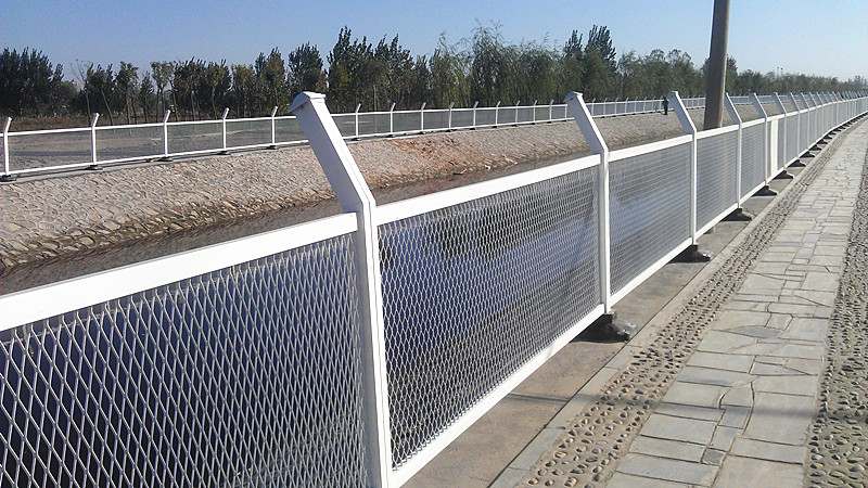 河道护栏案例 - 安平县万基筛网有限公司图片6